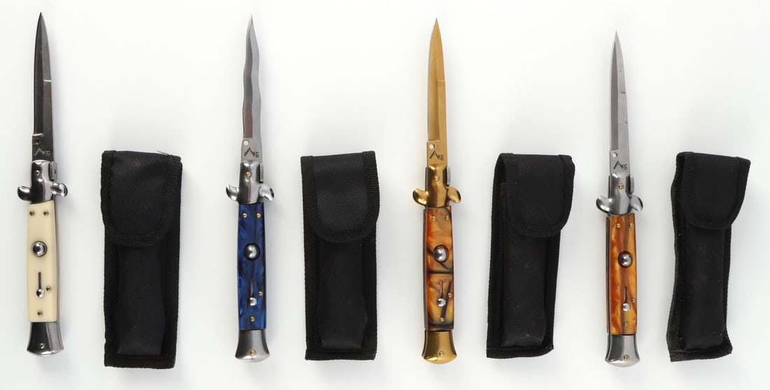 4 AKC ITALIAN SWITCHBLADE LOT NEW: All as new when opened each measures 9 inches.