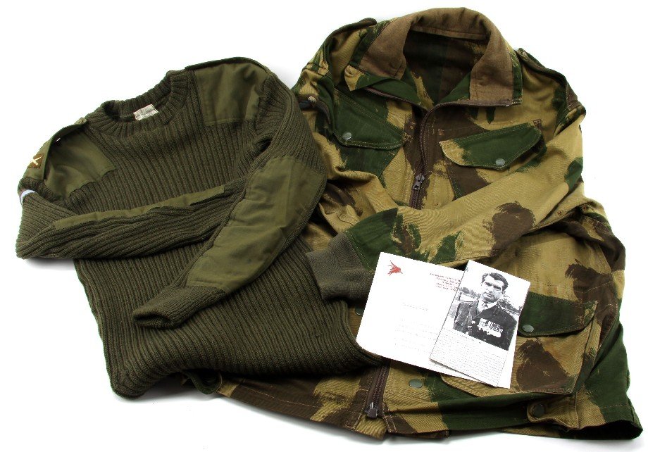MAJ GEN JD GRAHAM UK PARACHUTE DIV SMOCK & SWEATER: Accompanied with supporting documentation from the Curator of the Airborne Forces Museum in Aldershot UK., acknowledging the donation of Used Para Smock with Major General insignia and pullover sweate