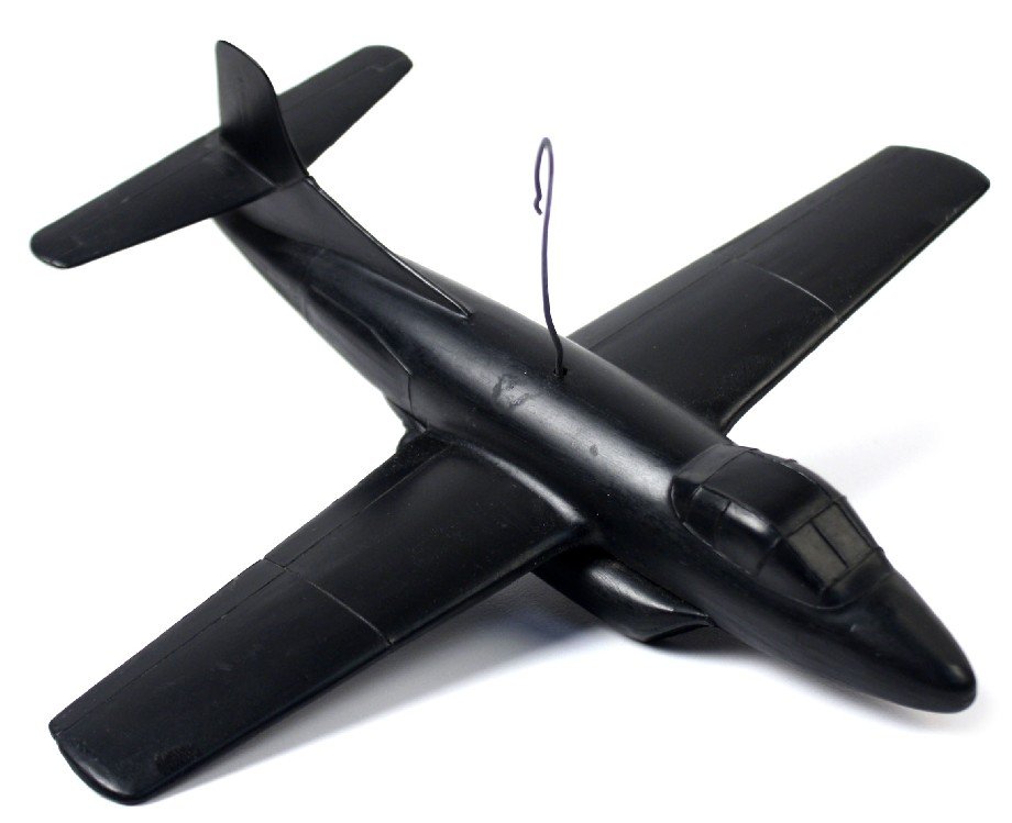 POST-WAR F3D SAVAGE CRUVER RECOGNITION MODEL: Post-war F3D Savage Cruver recognition model, date August 51, scale 1/72, color black. Measures approx. 7.50 inches long, wingspan 8.25 inches. Overall in very good condition.