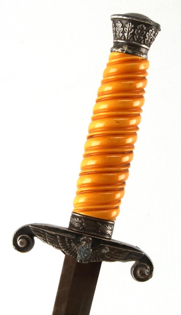 WWII GERMAN THIRD REICH ARMY HEER OFFICER DAGGER: Blade measures 10 1/4 inches has some rust , hilt is Bakelite not wire wrapped has damage, eagle is broken on crossguard, pommel has some damage, scabbard has some rust, overall in good condition