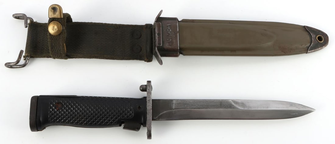 US ARMY M5A1 M1 GARAND BAYONET M8A1 SCABBARD: Vietnam era Milpar Col US M5A1 M1 Garand Bayonet w/ M8A1 Scabbard. Knife has single edge spear point blade and plastic handle scales with easy access release. Blade length of 6 3/4 in and overall leng