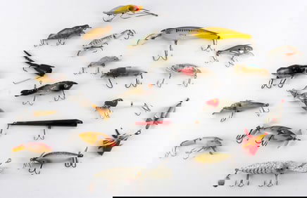 20 VINTAGE HEDDON WOODEN FISHING LURES LOT