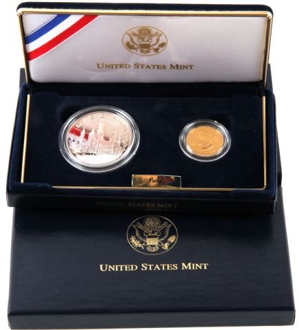 S1987 CONSTITUTION GOLD SILVER COMMEMORATIVE SET: Constitution two coin set 1987 silver dollar and gold $5 with COA, produced by the US Mint.