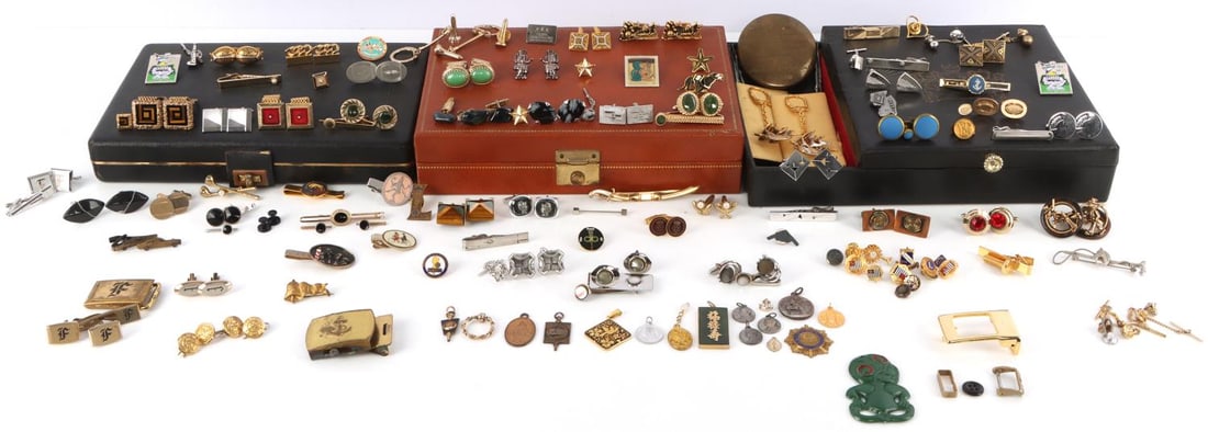 LARGE LOT 30+ CUFFLINKS TIE BAR MENS JEWELRY LOT: Cufflinks, pins tie tacks and more, all non-gold or sterling, but some better pieces. 0