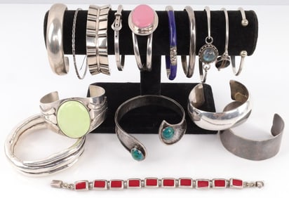 16 NATIVE AMERICAN SOUTHWEST STERLING BRACELETS
