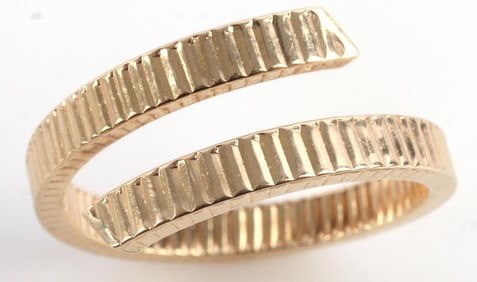 14K YELLOW GOLD TEXTURED BYPASS RING SIZE 8