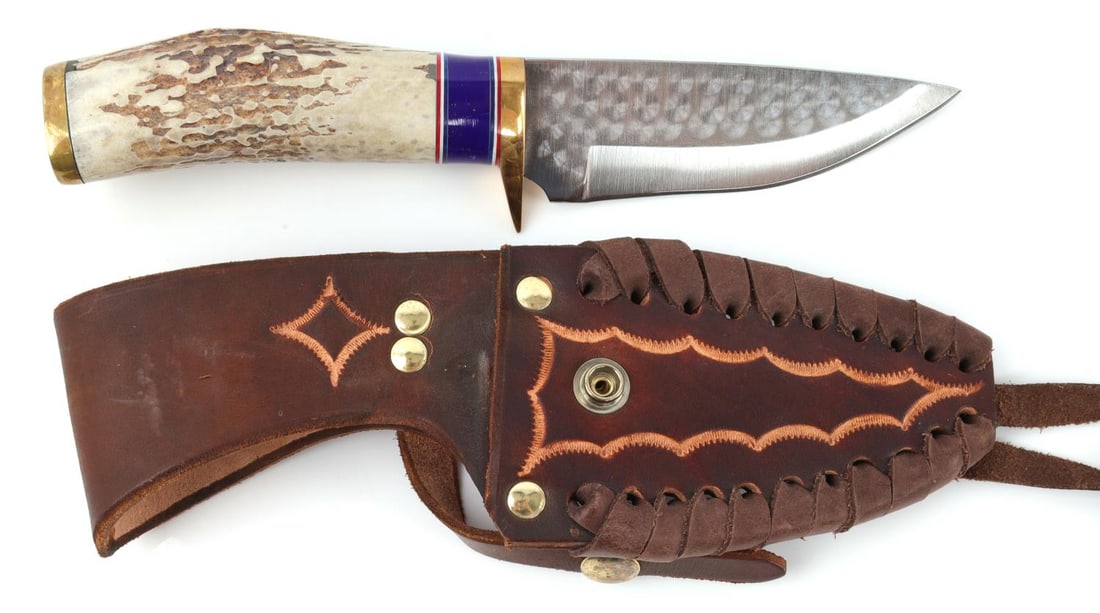 KEN RICHARDSON CUSTOM MADE STAG GRIP KNIFE: Signed at crossguard, Ken Richardson (deceased), as new , measures 9 1/2 inches