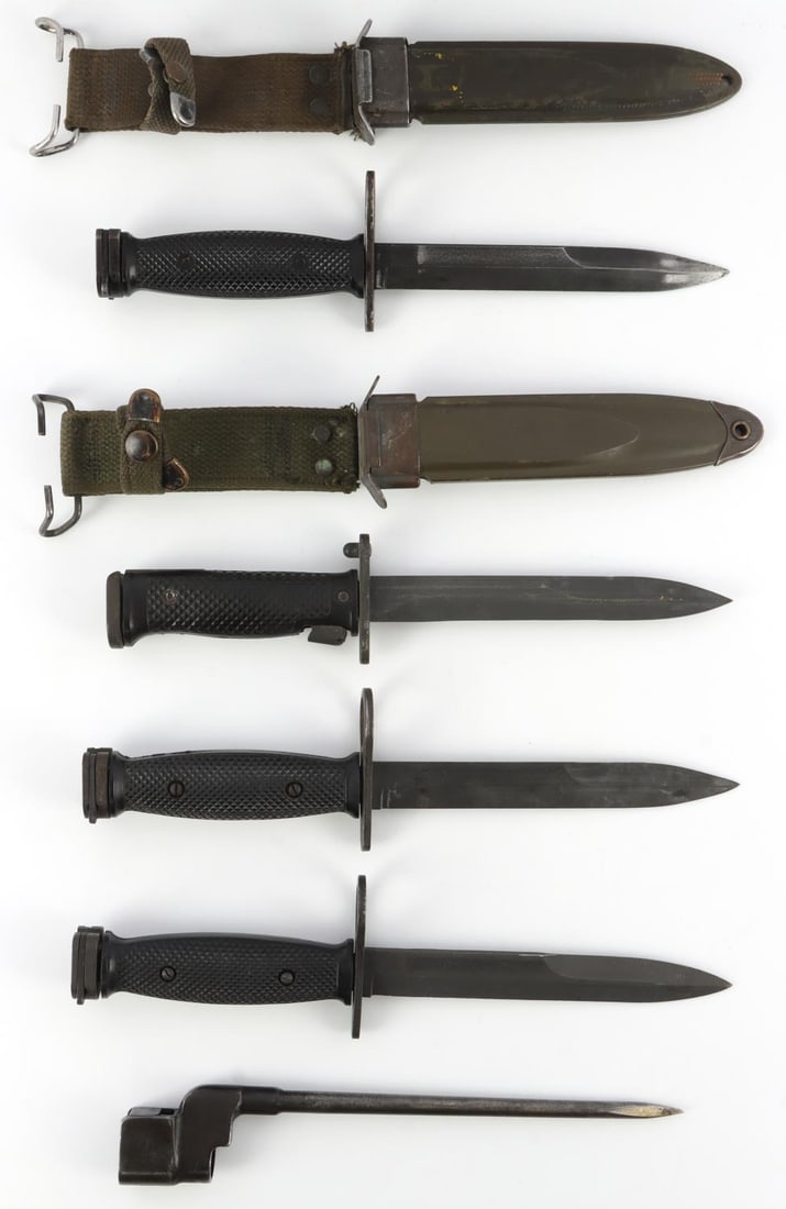 5 BRITISH & US ARMY M8A1 & M7 BAYONET & SHEATH LOT: Lot of five(5) WWII bayonets including a British No. 4 Mark II blued spike bayonet, two US M7 bayonets, and two US M8A1 bayonets with their sheaths. British spike bayonet is marked, MK II, 67, and 75.