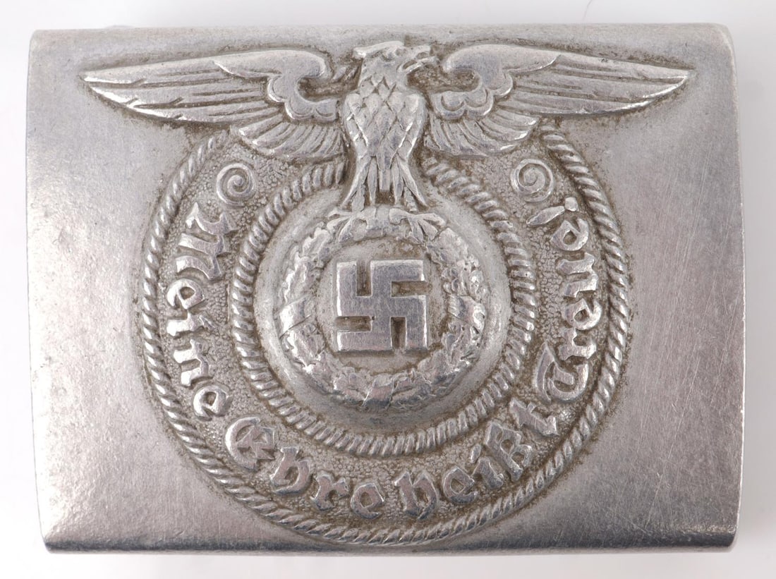WWII GERMAN SS DATED 1937 BELT BUCKLE: RZM 822/37 SS Stamped reverse buckle, very good original condition. This lot has a reserve.