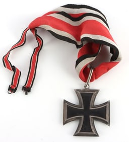 WWII GERMAN REICH IRON CROSS W PRESENTATION CASE