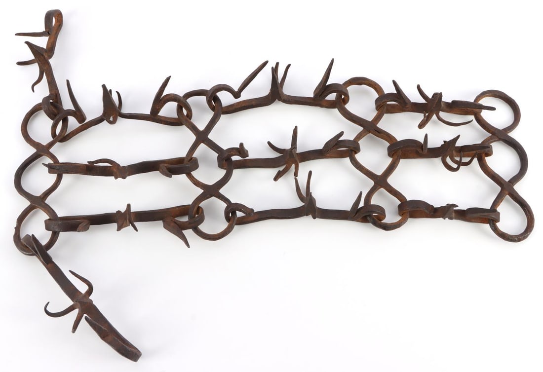 RARE CIVIL WAR IRON CALTROP CONJOINED CALTROPS: Rare conjoined cavalry slowing caltrops. Very good, original condition. 26 inches spread out.