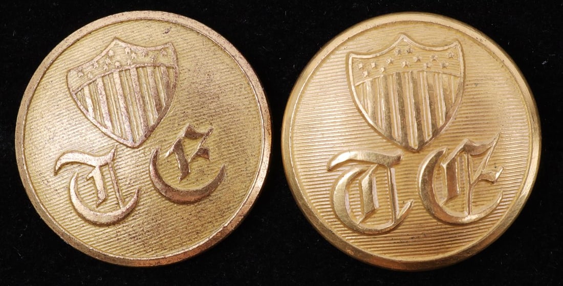 2 1830 TOPOGRAPHICAL ENGINEERS BUTTON LOT: From the lifetime collection of Dr. Lou Hill, Tallahassee, Fl. Two buttons 1 a two piece R&W Robinson maker, Albert's TE 4 A, 23 mm, the second a single side, Scovills maker. Albert's TE 3A, 23 mm. Ea