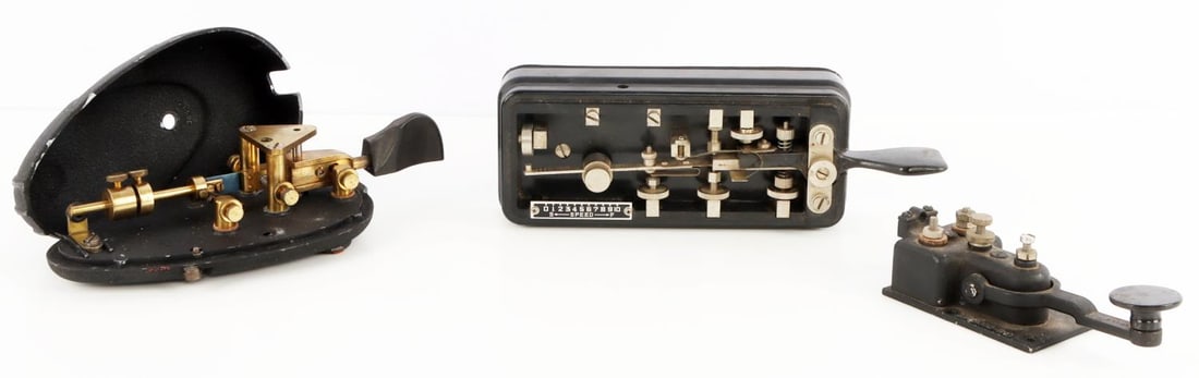 LOT OF 3 MORSE CODE TELEGRAPH CODE KEY BUGS: US Navy CTE-26003A Telegraph Morse code key. British Eddystone model S 689. Made from about 1948. A Bug key that looks like a huge beetle. Hi-MOUND BK-100 Morse-Key BK100 Telegraph Key, missing the cl