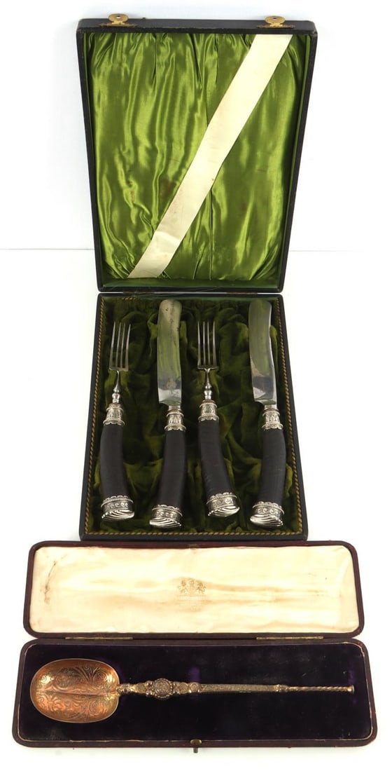 LOT OF 2 HUNTERS CUTLERY STAG & SILVER SILVERWARE: #1 hunter's cutlery made with stag horn and silver accents. Two knives and two forks. No maker's marks or metal purity stamping, but respond as silver to acid testing. Knives are 10 inches long with 5