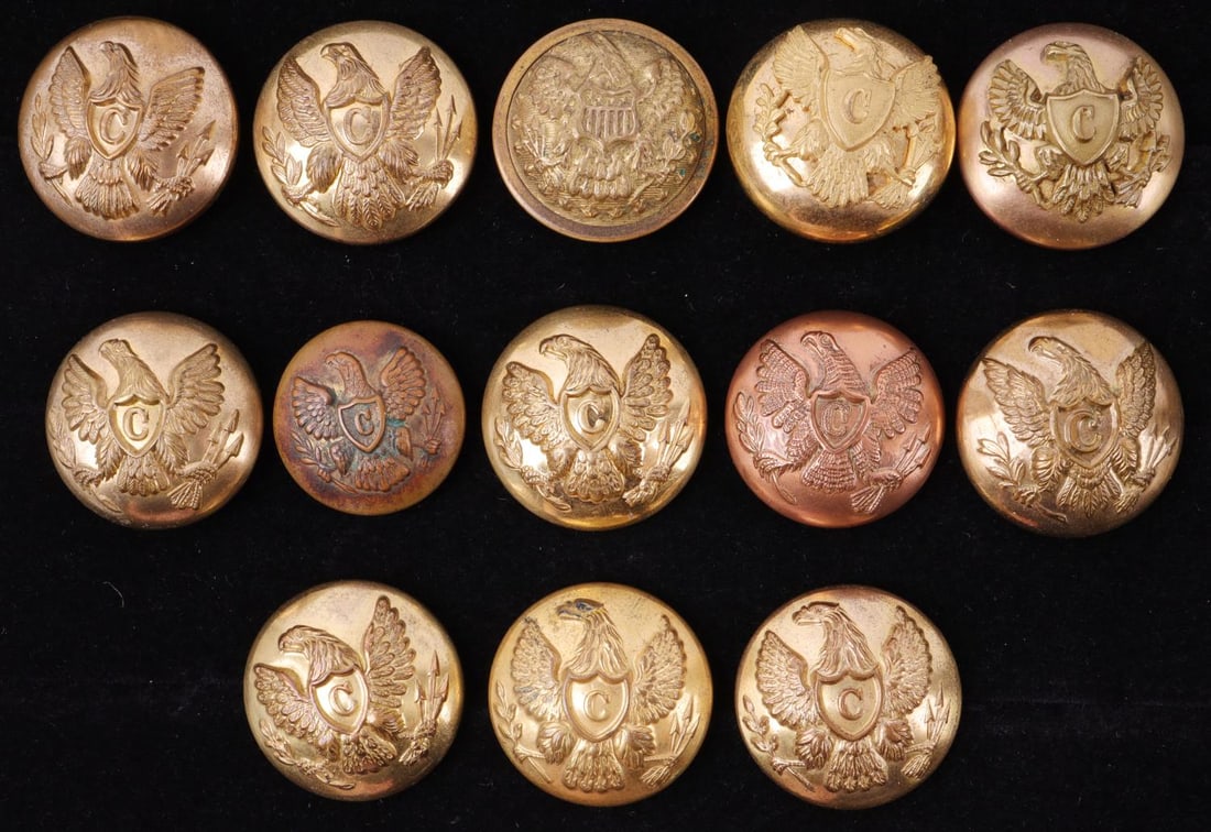 13 CIVIL WAR CALVARY BUTTON LOT NON DUG: Two-piece coat buttons all Albert's CV with variety of makers, 20 to 21 MM. All complete and non-dug, original conditions. This lot has a reserve.