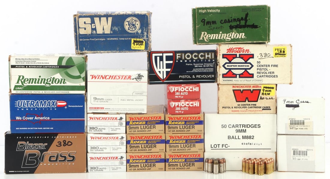 380 ACP 9MM PISTOL AMMUNITION & BRASS LOT 1325PCS: Lot of approx. 1325 pieces. Includes 500rds various 9mm Luger JHP & FMJ ammunition, approx. 325 9mm Luger spent or empty brass cases, and 500rds various .380 ACP FMJ ammunition. No international shipp