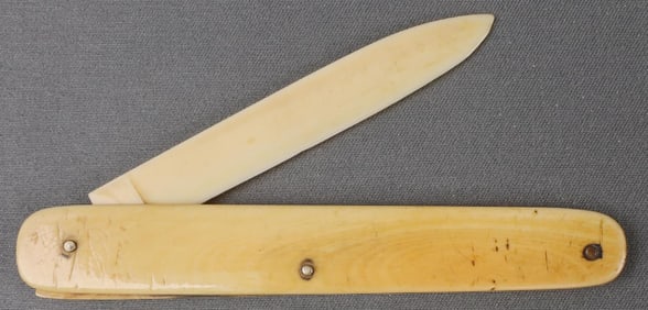 ANTIQUE IVORY SMALLPOX VACCINATION FOLDING KNIFE