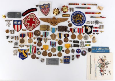 WWI WWII US INSIGNIA PATCH MEDAL LOT OF 100 PCS