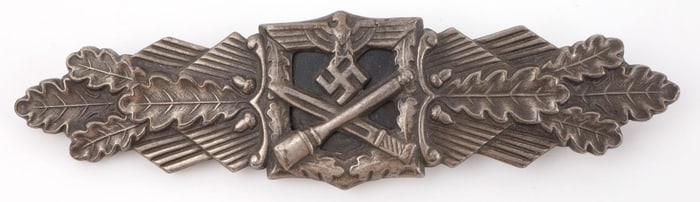 WWII GERMAN REICH SILVER CLOSE COMBAT CLASP BADGE
