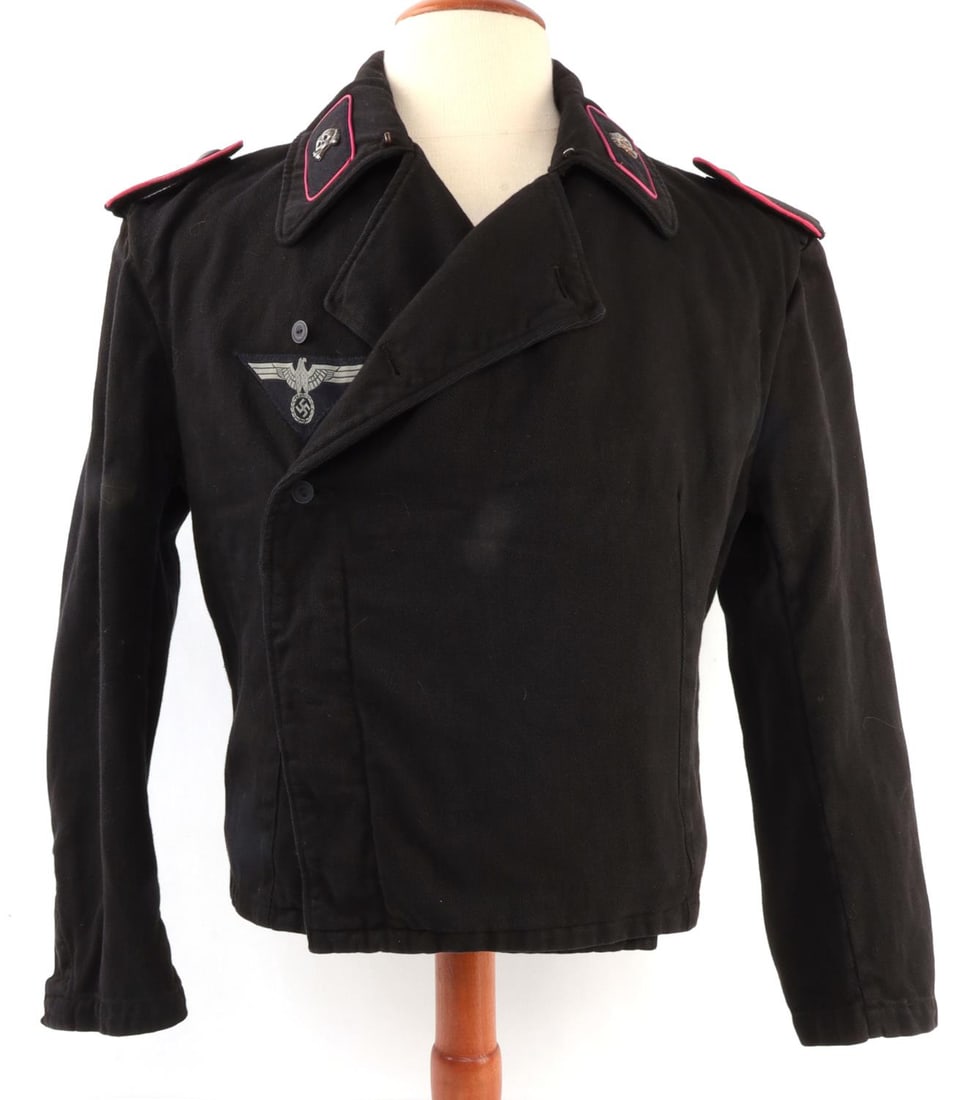 WWII GERMAN THIRD REICH WEHRMACHT PANZER WRAP: Wrap from the Wehrmacht panzer divisions. Black with pink piping accents on shoulder and collar tabs. Collar tabs fluoresce, but this is consistent with sweat rather than synthetic fiber. Reichsadler 