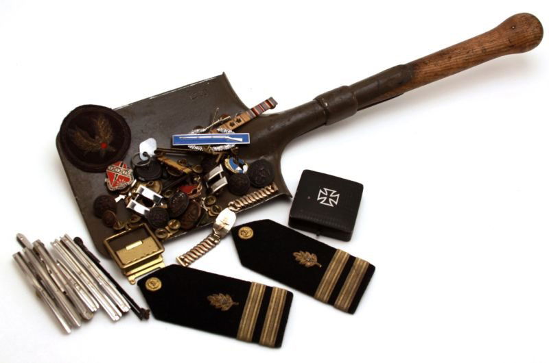 WWI GERMAN ENTRENCHING TOOL BULLION PATCH INSIGNIA: Militaria collection consisting of five rivet single sheet repainted WWI entrenching tool, AAF WWII bullion shoulder patch, empty Iron Cross box, CIB pin, WWII Navy shoulder boards, named sweetheart b