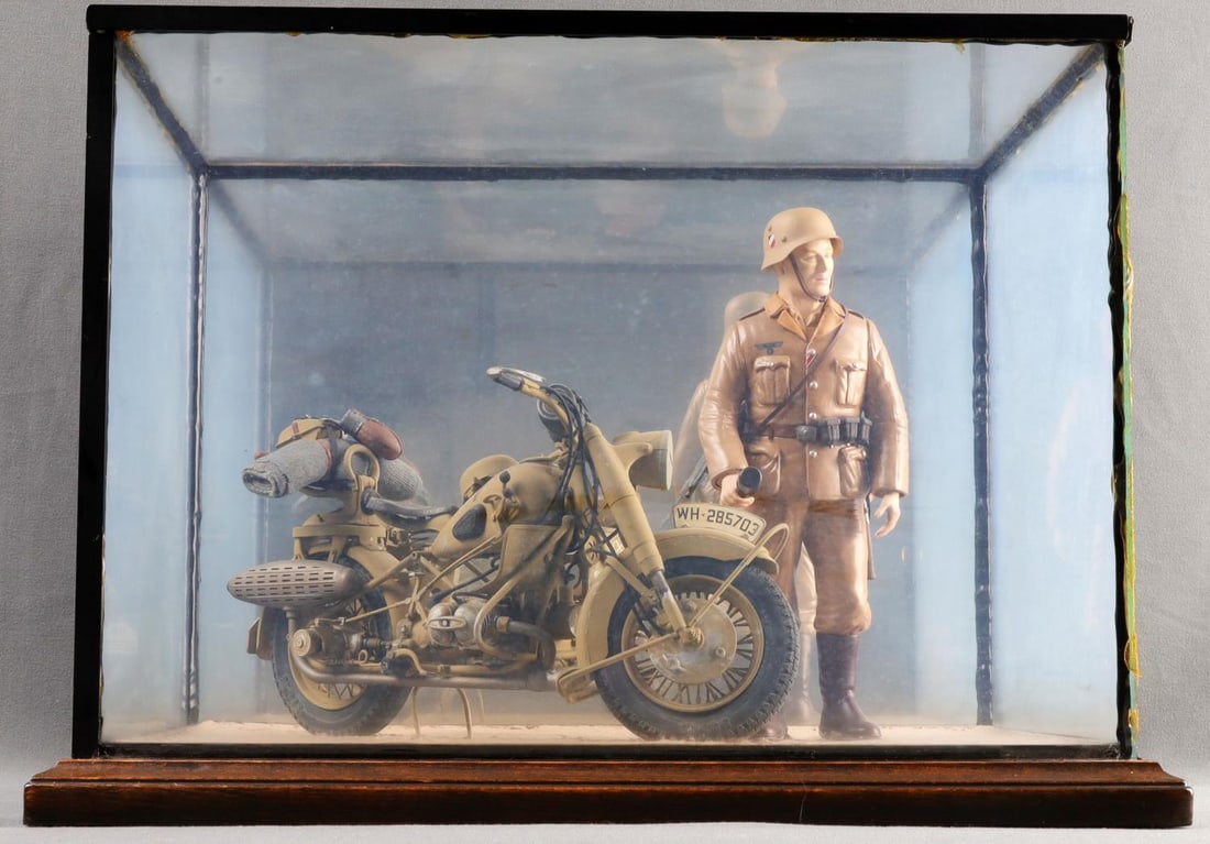 WWII GERMAN THIRD REICH MOTORCYCLE MODEL IN CASE: Quality model of a motorcycle trooper with a potato masher hand grenade. Display box is 12.75 X 9 X 9.5 inches. Very good, original condition.