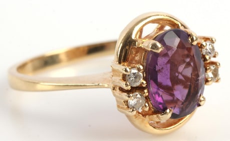 14K YELLOW GOLD AMETHYST RING