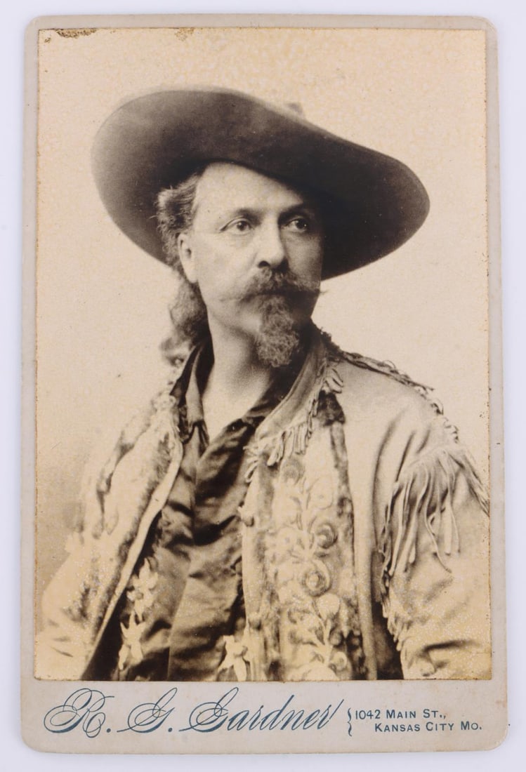 BUFFALO BILL CABINET PHOTO RG GARDNER KANSAS CITY: Period cabinet photograph of Buffalo Bill, or William Frederick Cody. Printer "R.G. Gardner, 1042 Main St., Kansas City Mo." Reverse has, in pencil, "Callie to Grandma." 6.5 X 4.25 inches. Very good c