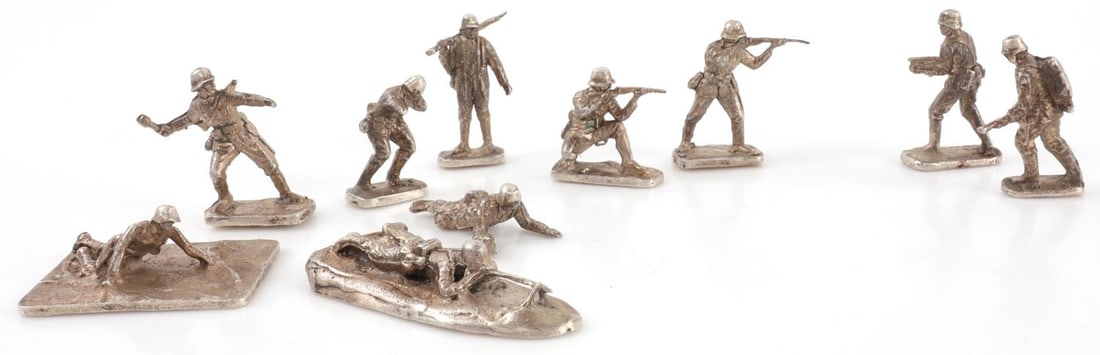 10 999 FINE SILVER 2 OZT WWII SOLDIER MINIATURES