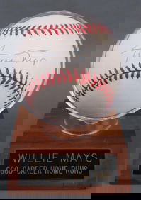 WILLIE MAYS SIGNED BASEBALL DISPLAY 660 HOME RUNS