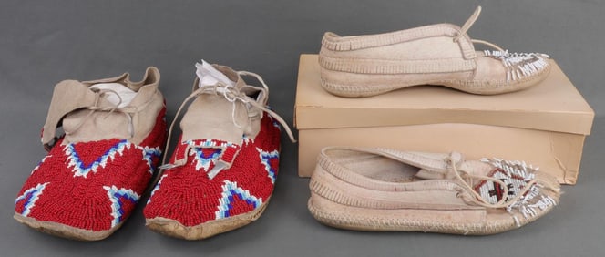 LOT OF 2 NATIVE AMERICAN LEATHER MOCCASINS