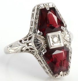 COFFIN SHAPED WHITE GOLD RING WITH GARNET STONES