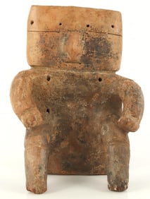 PRECOLUMBIAN SEATED QUIMBAYA FIGURE COLOMBIA