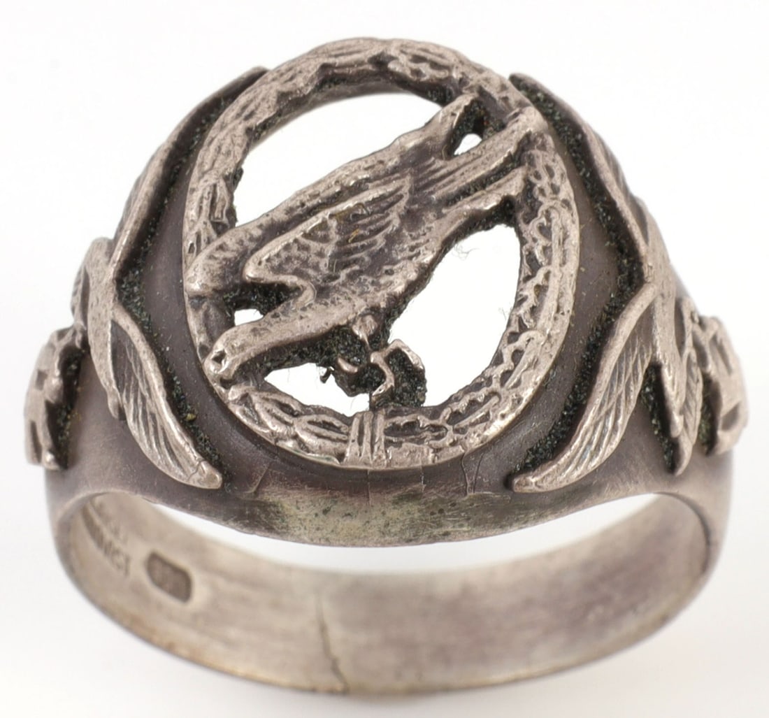 WWII GERMAN THIRD REICH LUFTWAFFE SILVER RING: Paratrooper Fallschirmjager badge ring. Marked '900' and 'Veljekset Sundovist'. Size 12. Very good condition.