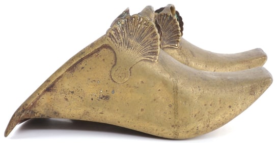 EARLY MODERN EUROPEAN COLONIAL BRASS STIRRUPS