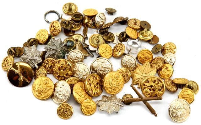LOT OF MISCELLANEOUS BRASS BUTTONS: Lot of over 50 pieces. Button makers include Waterbury, Caunt and a few unmarked buttons. All in very good condition.