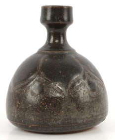 TED SAITO FLOWER DESIGN GEOMETRIC POT