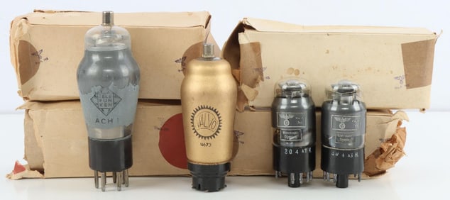 LOT OF 4 WWII WEHRMACHT VALVO RADIO TUBES WITH BOX