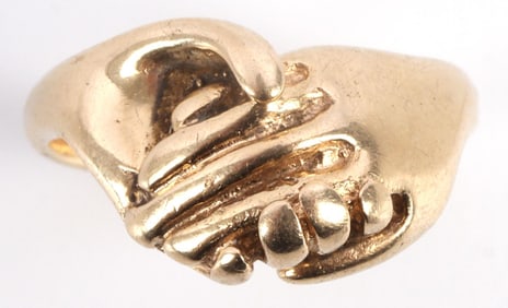 14K GOLD RING DEPICTING HOLDING HANDS