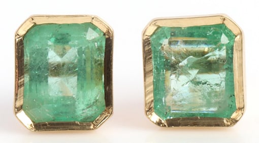 GREEN COLOMBIAN EMERALD AND 18K GOLD EARRINGS