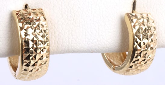 14KT YELLOW GOLD TEXTURED HUGGIE EARRINGS