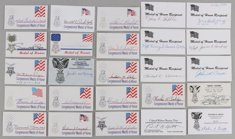 LOT OF 25 WWII MEDAL OF HONOR WINNER AUTOGRAPHS