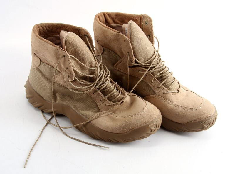 OAKLEY ASSAULT BOOTS SIZE 13: Desert Storm-era Standing approximately 8 inches; in mint condition, if they were ever warn you are unable to tell.