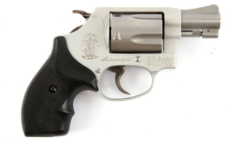 SMITH & WESSON 637-1 AIRWEIGHT .38 SPL REVOLVER: Smith & Wesson Model 637-1 Airweight revolver, in .38 Spl. +P. Bore shows some powder fouling and gun is in need of cleaning, but would clean up to overall excellent condition, with box and instructio