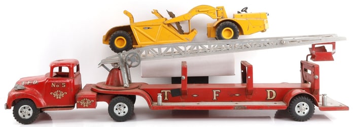 TONKA T.F.D. NO. 5 FIRE ENGINE & JOHN DEERE TOYS