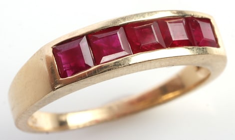 14K YELLOW GOLD RUBY SZ 7 RING