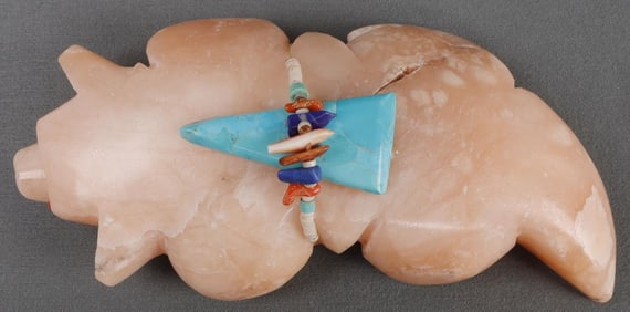 NATIVE ZUNI ANIMAL FETISH BADGER BY RON UPSHAW