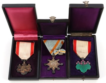 LOT OF 3 CASED JAPANESE WWII MEDALS RISING SUN ETC