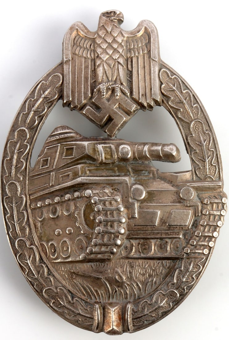 WWII GERMAN THIRD REICH PANZER ASSAULT BADGE: Hollow type with thin catch. 2 3/8 inches. Very good condition. This lot has a reserve.
