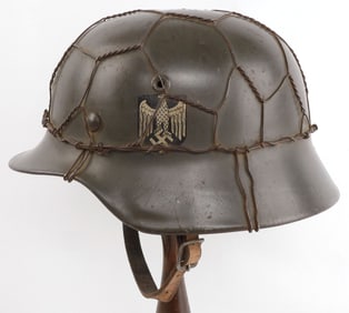 RARE WWII GERMAN M40 HALF CHICKEN WIRE